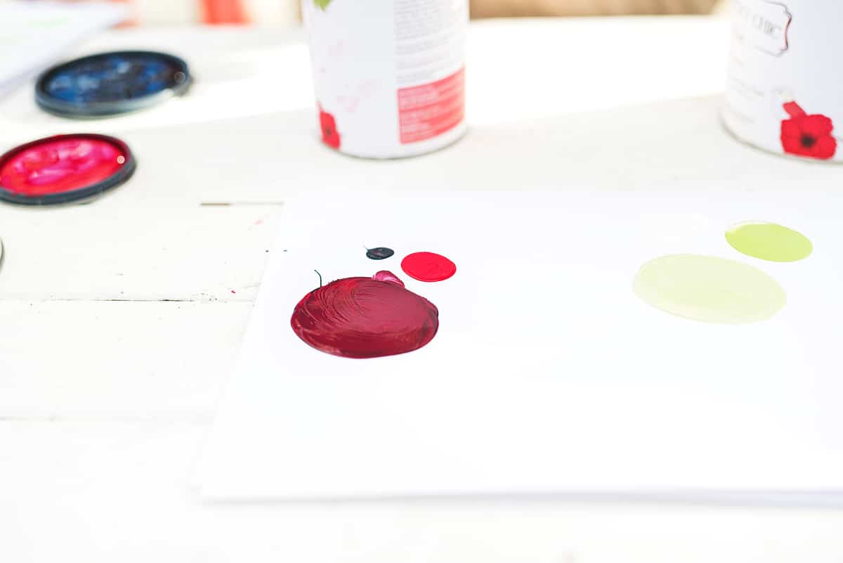 Color Mixing Tutorial #DIY #furniturepainting #colormixing #tutorial - www.countrychicpaint.com/tutorials