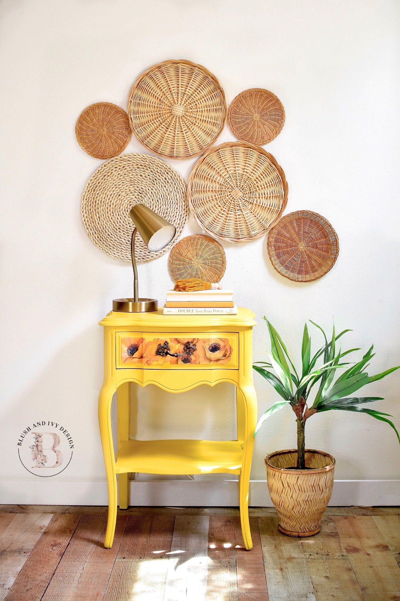Accent Table in Luminous