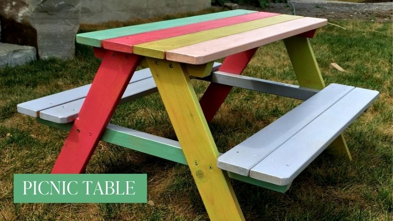 PICNIC TABLE